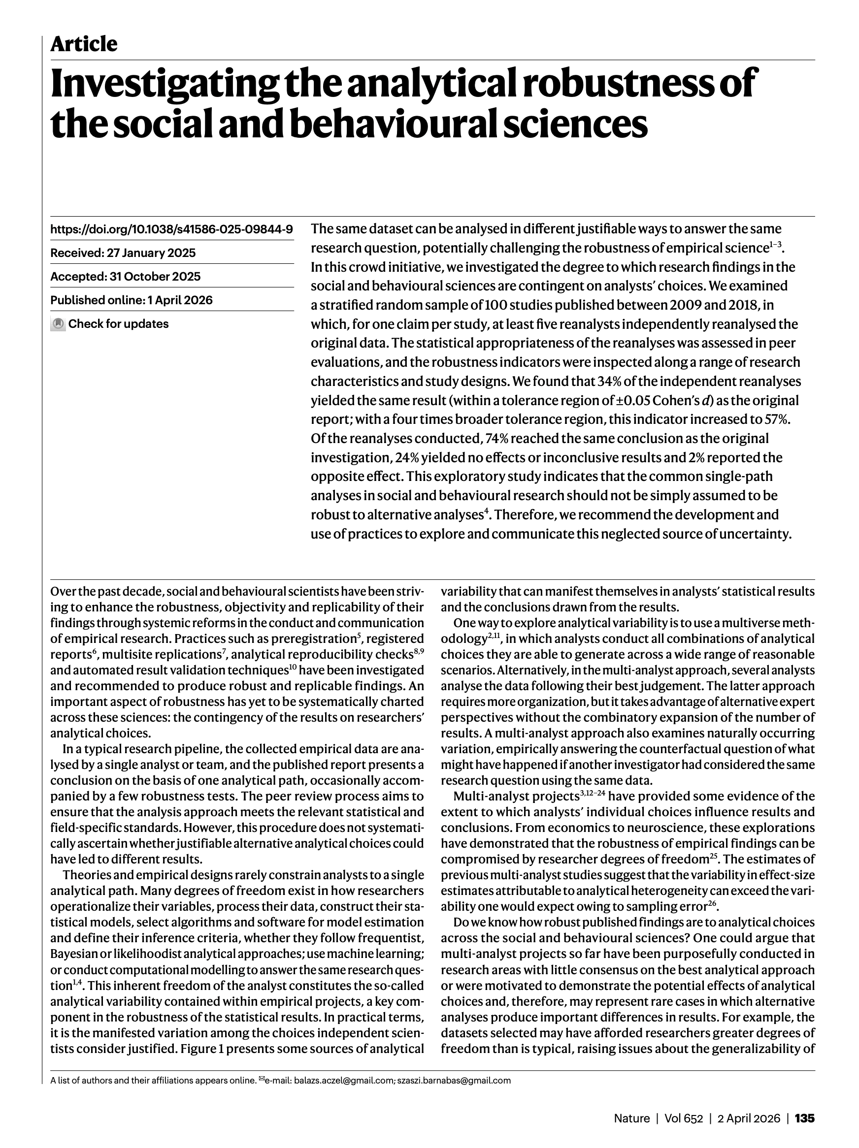 Investigating the analytical robustness of the social and behavioural sciences